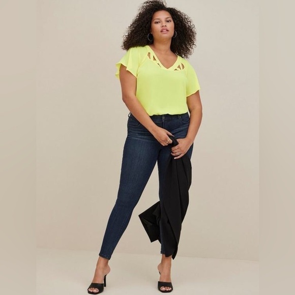 torrid Tops - Georgette Cage Front Blouse Lemon Tonic Torrid size 3 (3X)